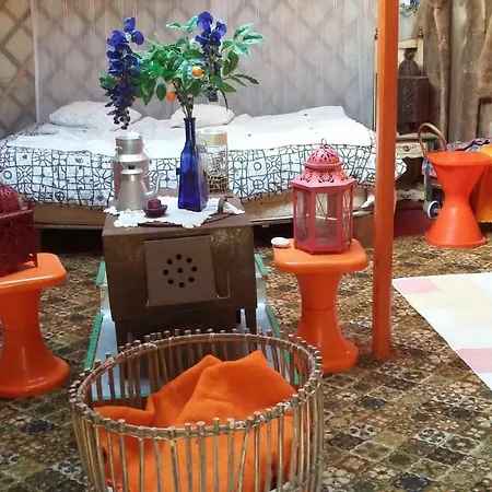 Campsite Insolites Du Bonheur De Vivre *